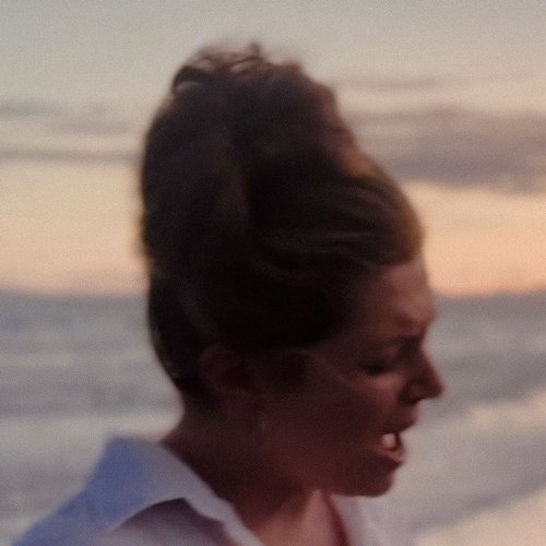 emari square plain photo